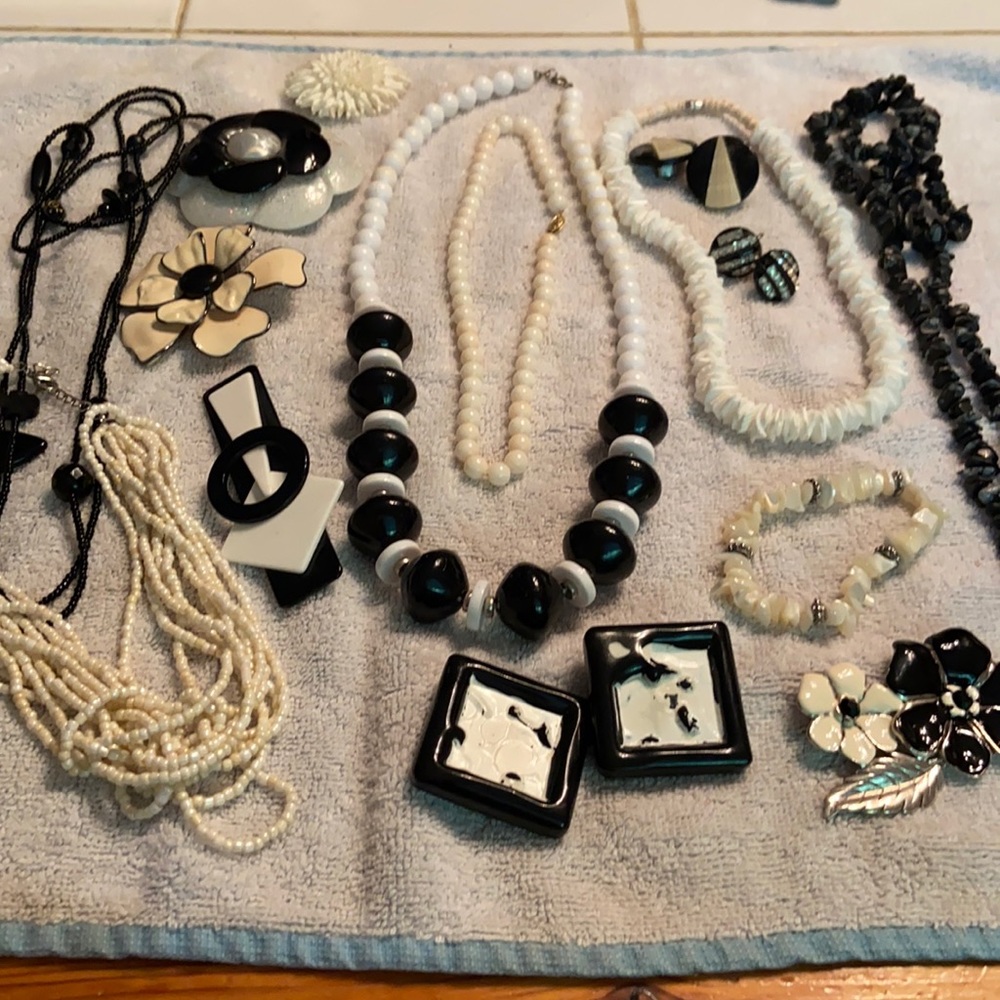 Jewelry Lot#6 - Black/White
